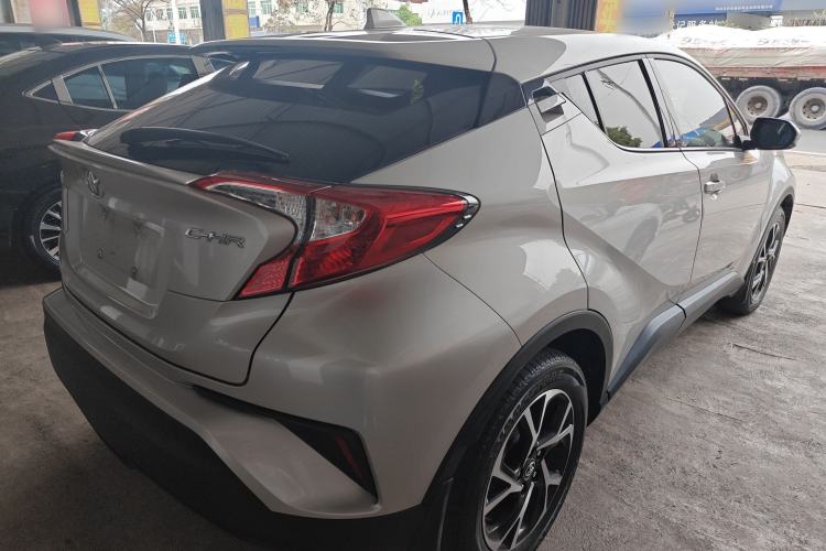Used Toyota C-HR 2020 2.0L Leading Edition Rear Right 45 Deg