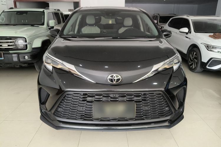Used Toyota Granvia 2024 2.5L Hybrid Comfort Edition
