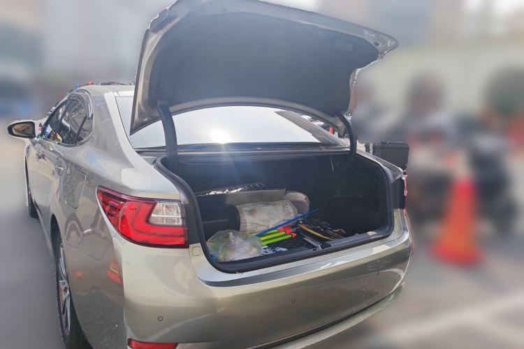 Used Lexus ES 2015 300h Comfort Edition