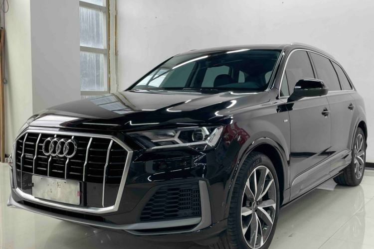 Used Audi Q7 2022 55 TFSI quattro S line Sport model
