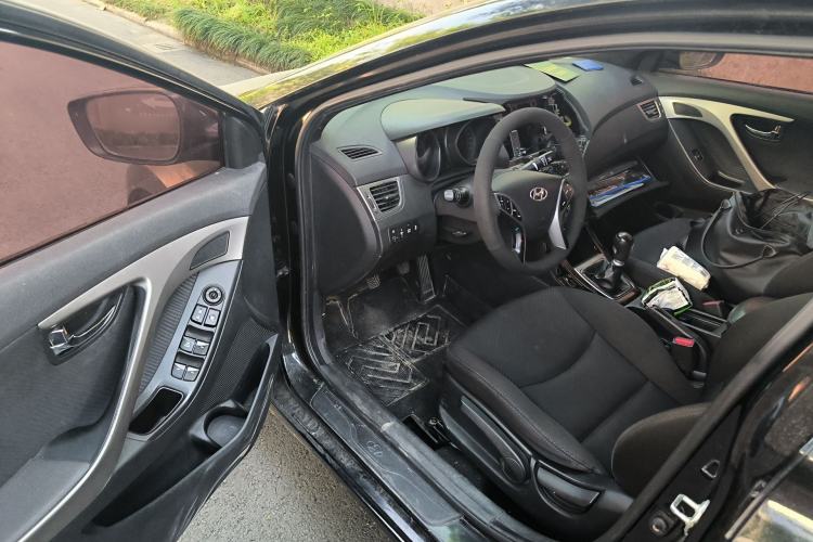 Used Hyundai Elantra (5th Generation / Langdong) 2012 1.6L Manual Leading Model
