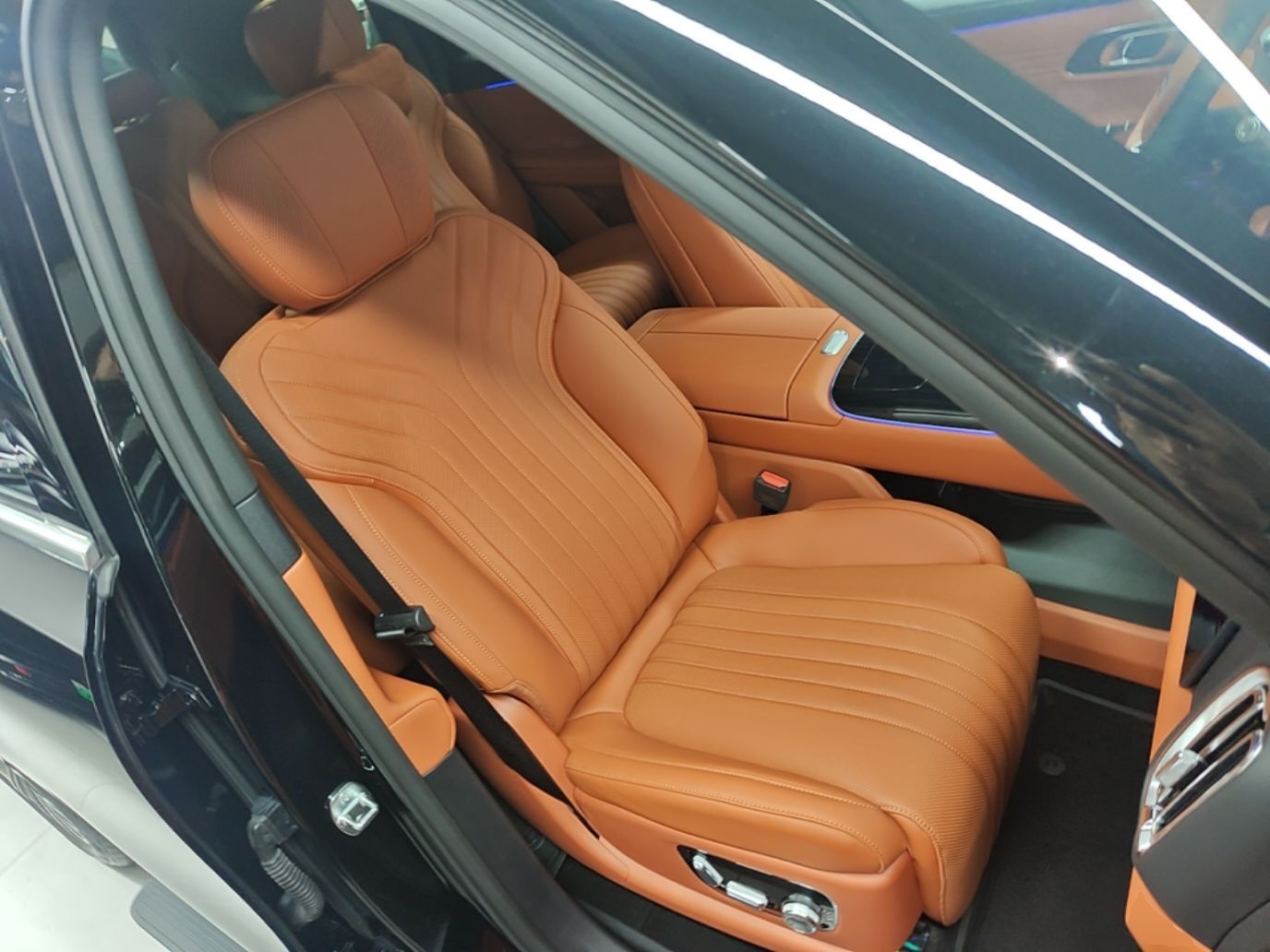 Geely Galaxy M9 2025 Model 210km Four-Wheel-Drive Leading Edition — снимка 19