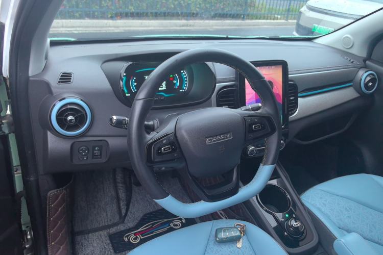 Used Chery QQ Little Ant 2022 Sweet Pink Edition Half-Sugar Version Lithium Iron Phosphate 29.2 kWh 30 kW 301 km Center Console