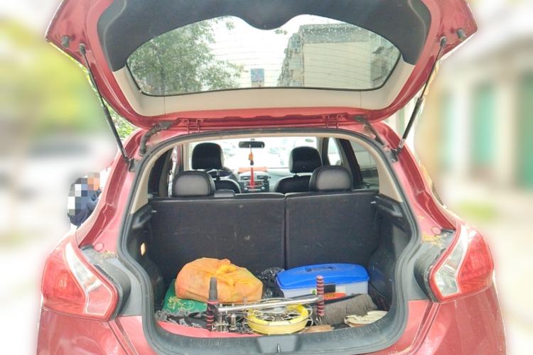 Used Nissan Tiida 2011 1.6L Manual Smart Version Trunk