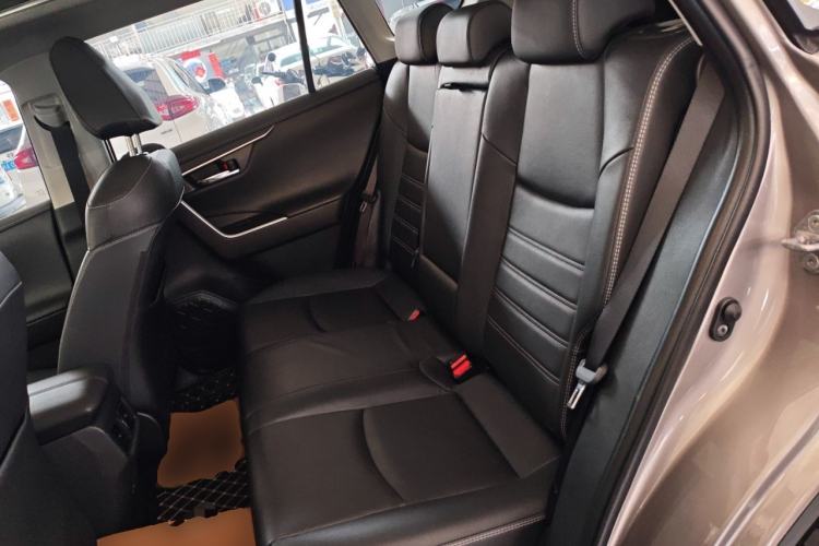 Used Toyota RAV4 2023 2.0L CVT Two-Wheel Drive Fashion Plus Edition Left Rear Seat