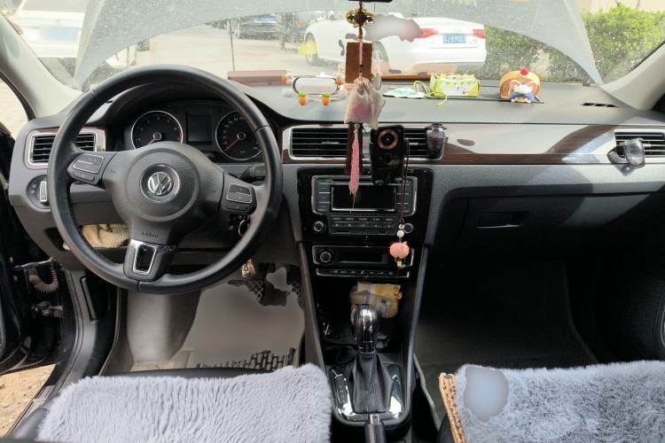 Used Volkswagen Santana 2013 1.6L Automatic Luxury Edition