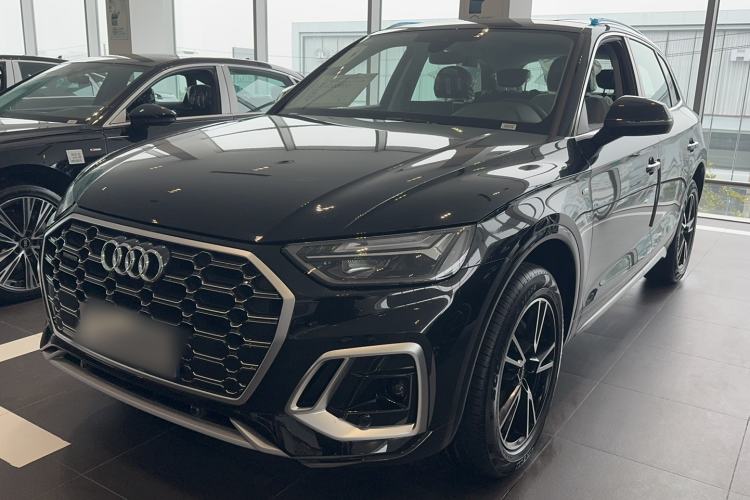 Used Audi Q5L 2025 Restyled 45th Anniversary Collector's Edition 40 TFSI Stylish and Dynamic Version