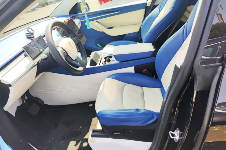 Used Tesla Model Y 2023 Rear-Wheel-Drive Version
