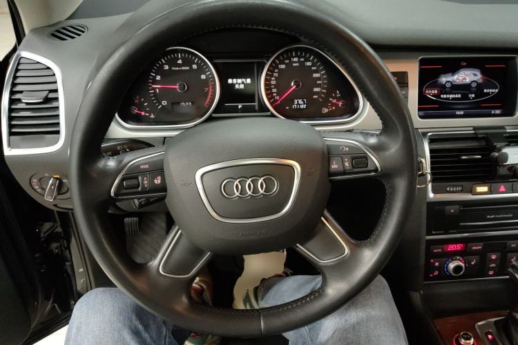 Used Audi Q7 2014 35 TFSI quattro Ambition model
