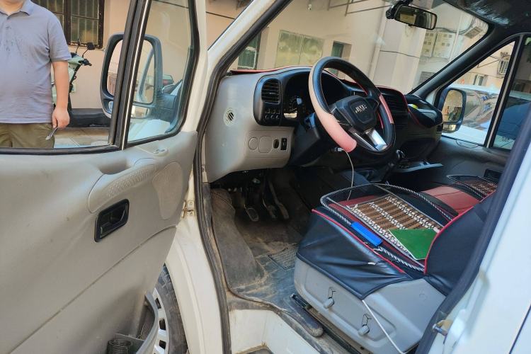 Used JMC Transit 2017 2.8T Commercial Version Short Wheelbase Mid-Roof 6/7/8-Seater JX493