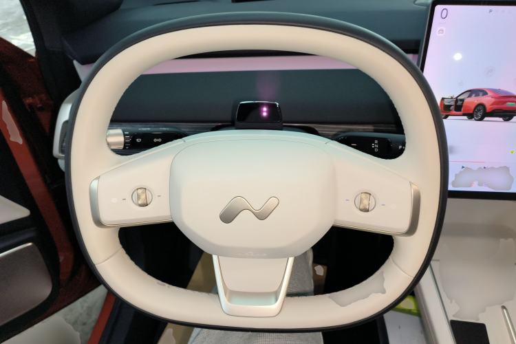 Used ONVO L60 2024 60 kWh All-Wheel Drive Steering Wheel