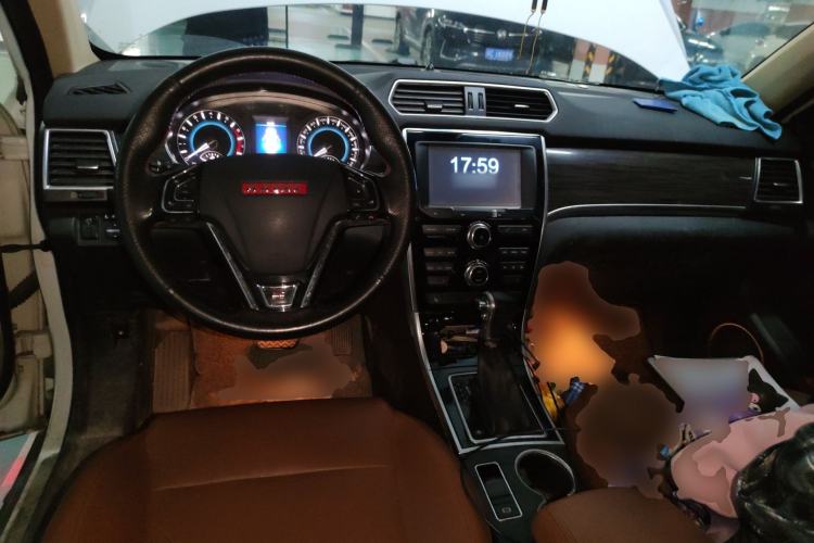 Used Haval H2 2015 1.5T Automatic Two-Wheel Drive Prestige Edition
