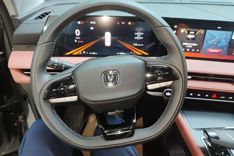 Used Changan CS75 PLUS 2024 3rd Generation Champion Edition 1.5T Intelligent Drive Dynamic Model
