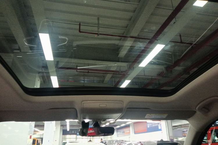 Used Volkswagen Tiguan L 2024 Outstanding Model 330TSI Automatic Two-Wheel Drive R-Line Dragon Glory Edition Headliner