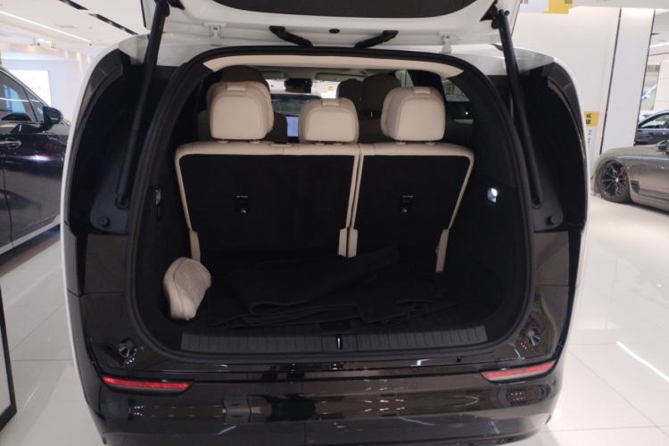 Used Li Auto MEGA 2025 Home Family Special Edition Trunk