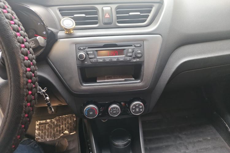 Used Kia K2 2015 Sedan 1.4L MT GLS
