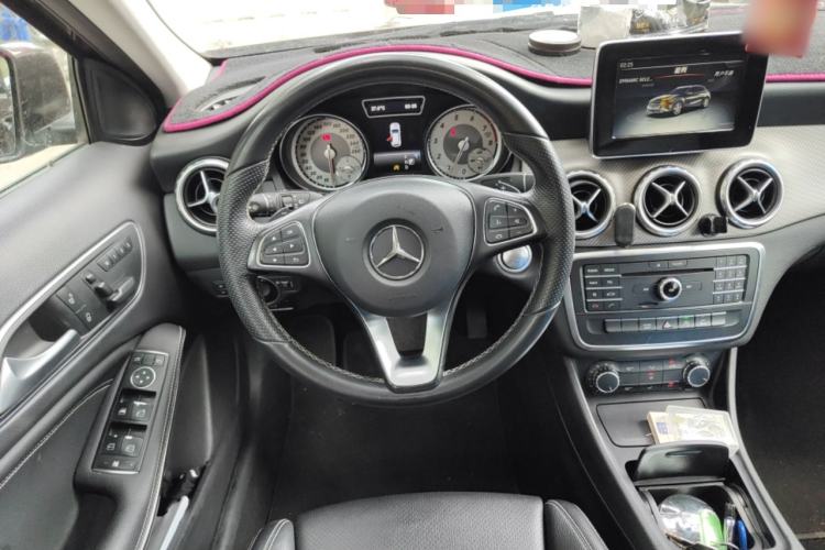 Used Mercedes-Benz GLA 2016 GLA 200 Sport Edition Steering Wheel
