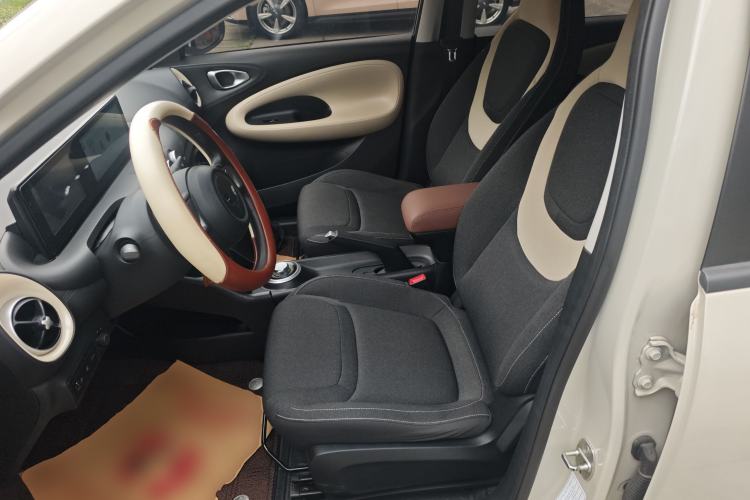 Used Wuling Bingo 2023 203km Light Edition Left Front Seat
