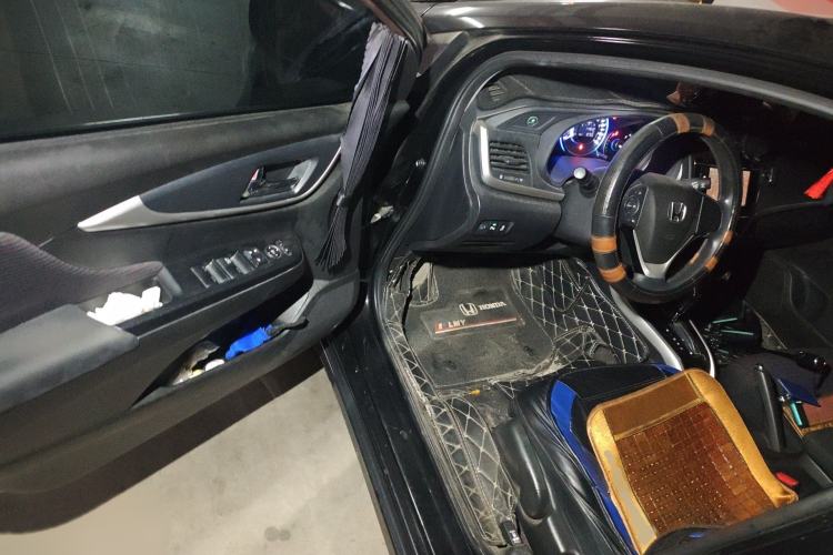 Used Honda Crider 2016 1.8L CVT Luxury Edition Interior 3