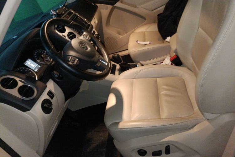 Used Volkswagen Tiguan 2013 2.0 TSI Automatic All-Wheel Drive Luxury Edition Left Front Seat