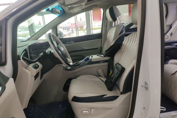 Used Buick GL8 2023 ES Lu Zun Comfort Model
