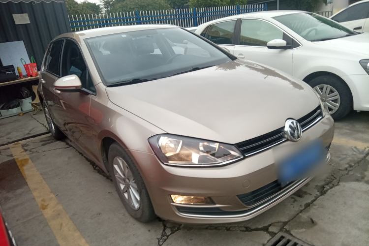 Used Volkswagen Golf 2015 1.6L Manual Fashion Edition
