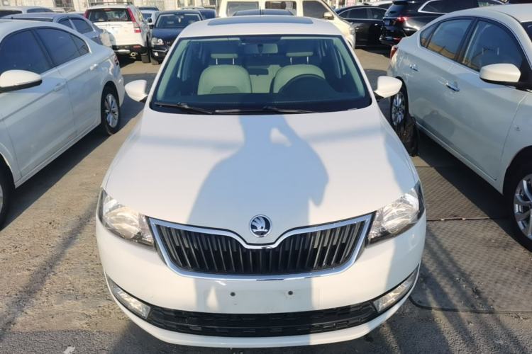 Used Skoda Rapid 2015 1.6L Automatic Smart Selection Model
