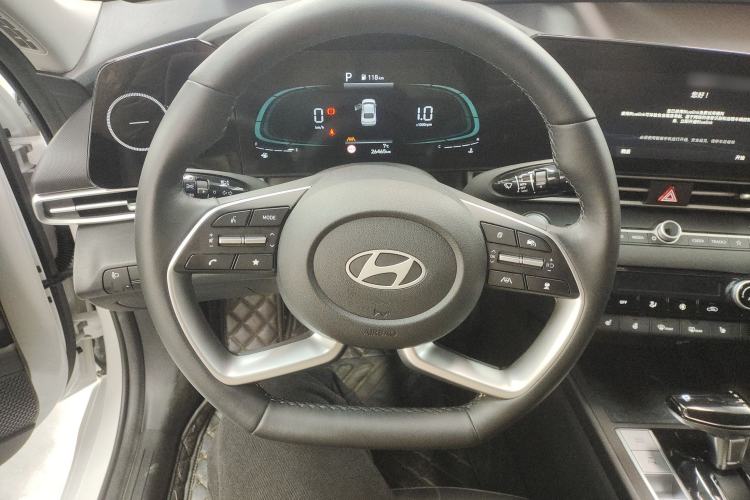 Used Hyundai Elantra 2023 1.5L CVT LUX Prestige Edition