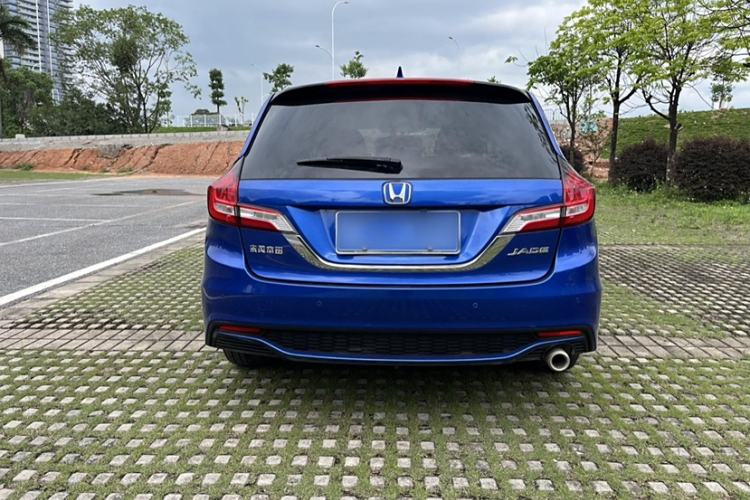 Used Honda Jade 2017 1.8L automatic Comfort version 5 seats
