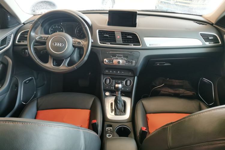 Used Audi Q3 2016 40 TFSI quattro all-wheel drive style model Center Console