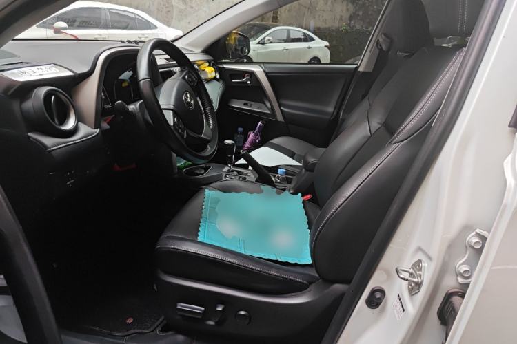 Used Toyota RAV4 2016 2.0L CVT Two-Wheel Drive Smart Edition China V Standard Left Front Seat