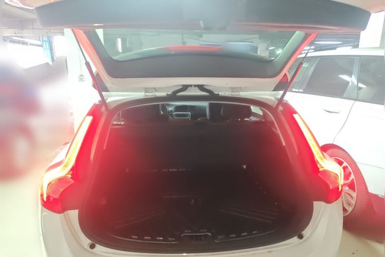 Used Volvo V60 2017 T5 Zhiyi Edition China V Standard Trunk