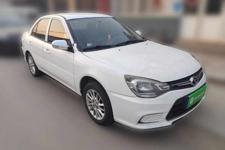 Used Soueast V3 Lingyue 2015 1.5L Manual Happiness Edition Front Right 45 Deg