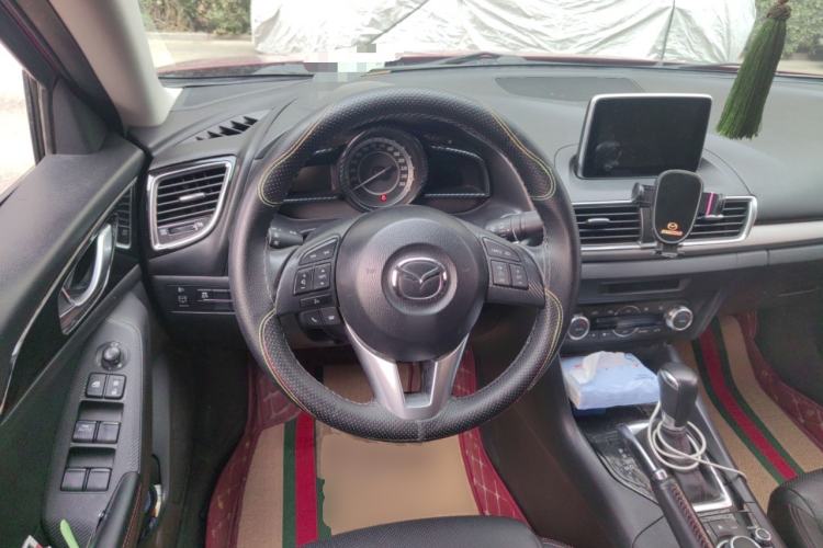 Used Mazda 3 Axela 2014 Sedan 1.5L Automatic Prestige Model