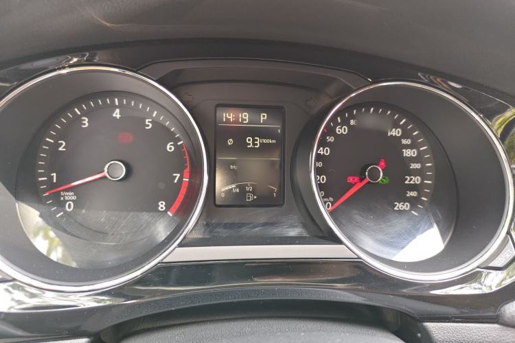 Used Volkswagen Sagitar 2015 1.6L Automatic Comfort Model Instrument Cluster