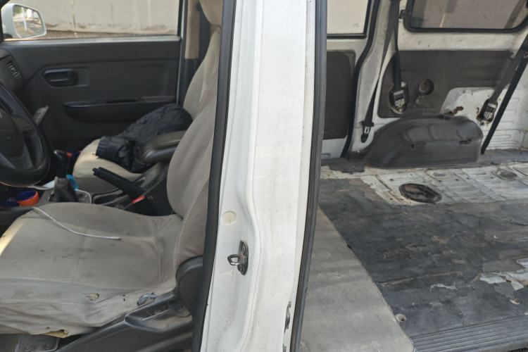 Used Wuling Rongguang V 2015 1.5L Standard Version Left Rear Seat