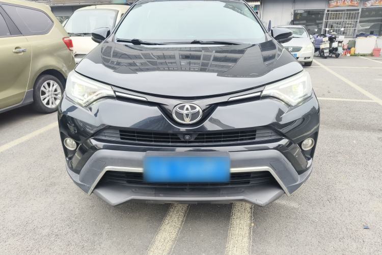 Used Toyota RAV4 2019 2.0L CVT Two-Wheel Drive ZhiShang Version China VI Standard