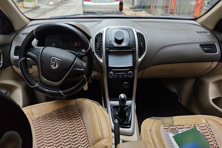 Used Baojun 610 2014 1.5L manual Comfort trim level