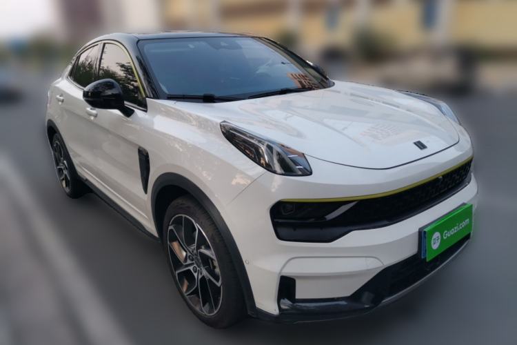 Used Lynk & Co 05 2020 2.0TD Two-Wheel Drive Shine Halo Front Right 45 Deg