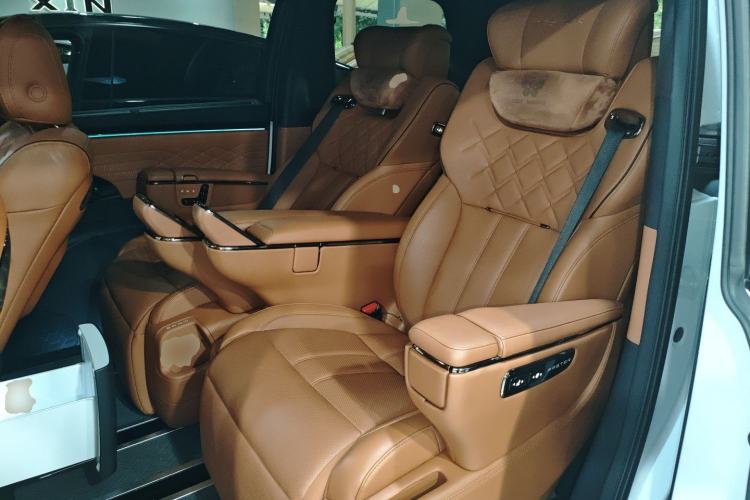 Used GAC Trumpchi Xiangwang M8 2025 Kunkun Series Ultra First-Class Cabin