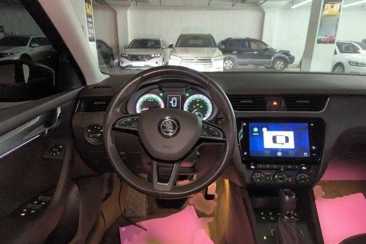Used Skoda Octavia 2019 TSI280 DSG Flagship Wagon China VI Standard Steering Wheel