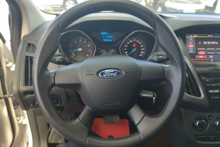Used Ford Focus 2012 Hatchback 1.6L Automatic Comfort Model Steering Wheel