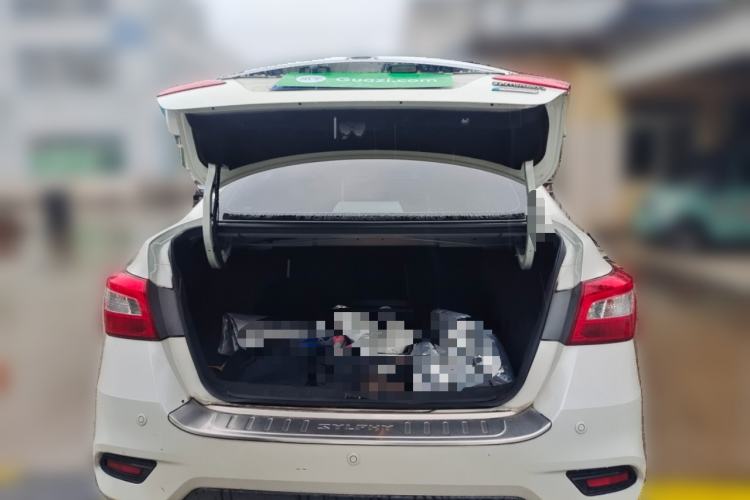 Used Nissan Sylphy 2016 1.6 XL CVT Luxury Edition Trunk