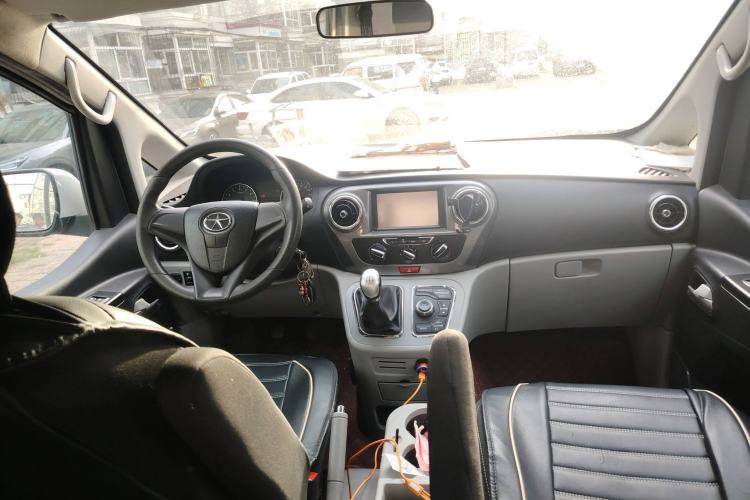 Used JAC Refine M3 2016 IKEA Edition 1.6L Luxury Model Center Console