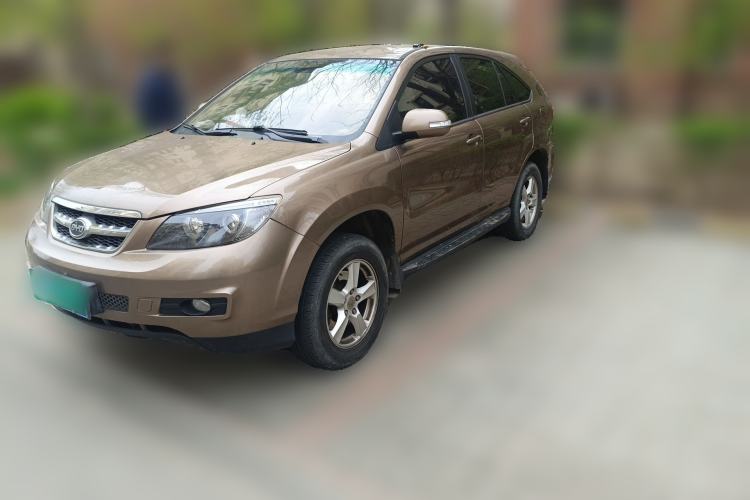 Used BYD S6 2014 2.0L Manual Luxury 7-Seater