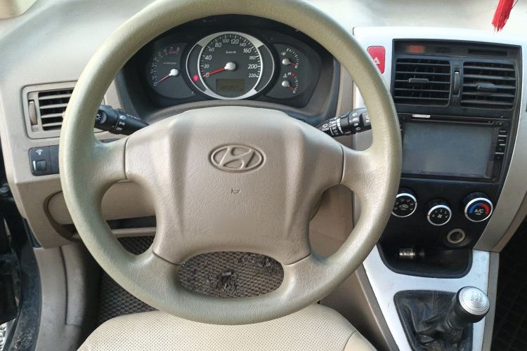 Used Hyundai Tucson 2009 2.0L Manual Two-Wheel Drive Comfort Version