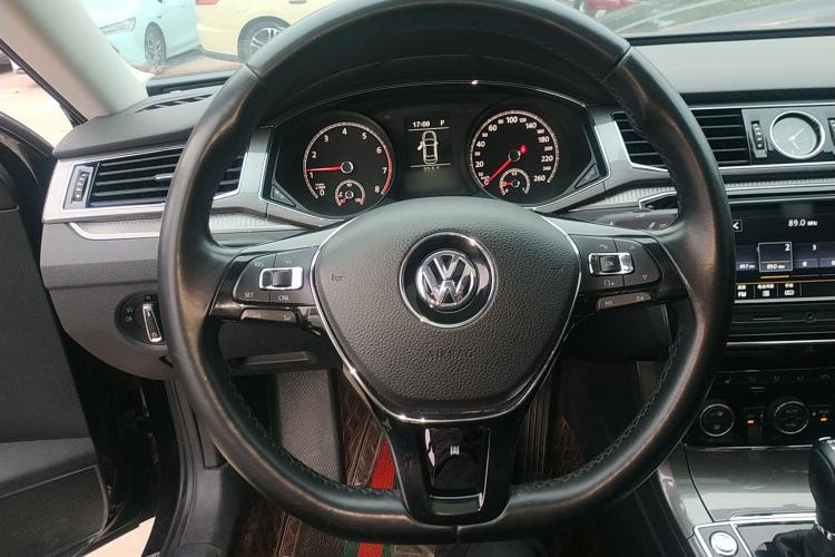 Used Volkswagen Passat 2017 330TSI DSG Luxury Edition
