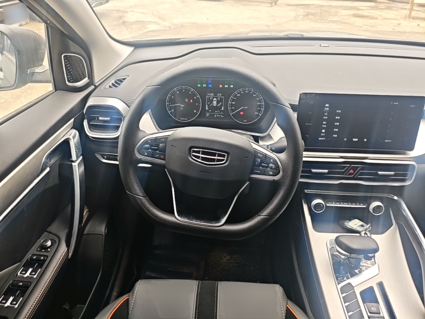 Geely Auto Coolray 2024 1.5T DCT Longteng Edition — снимка 13