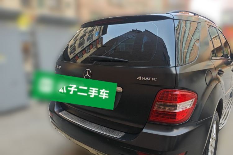 Used Mercedes-Benz M-Class 2010 ML 300 4MATIC Rear