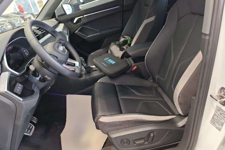 Used Audi Q3 2024 40 TFSI Fashion Dynamic Model
